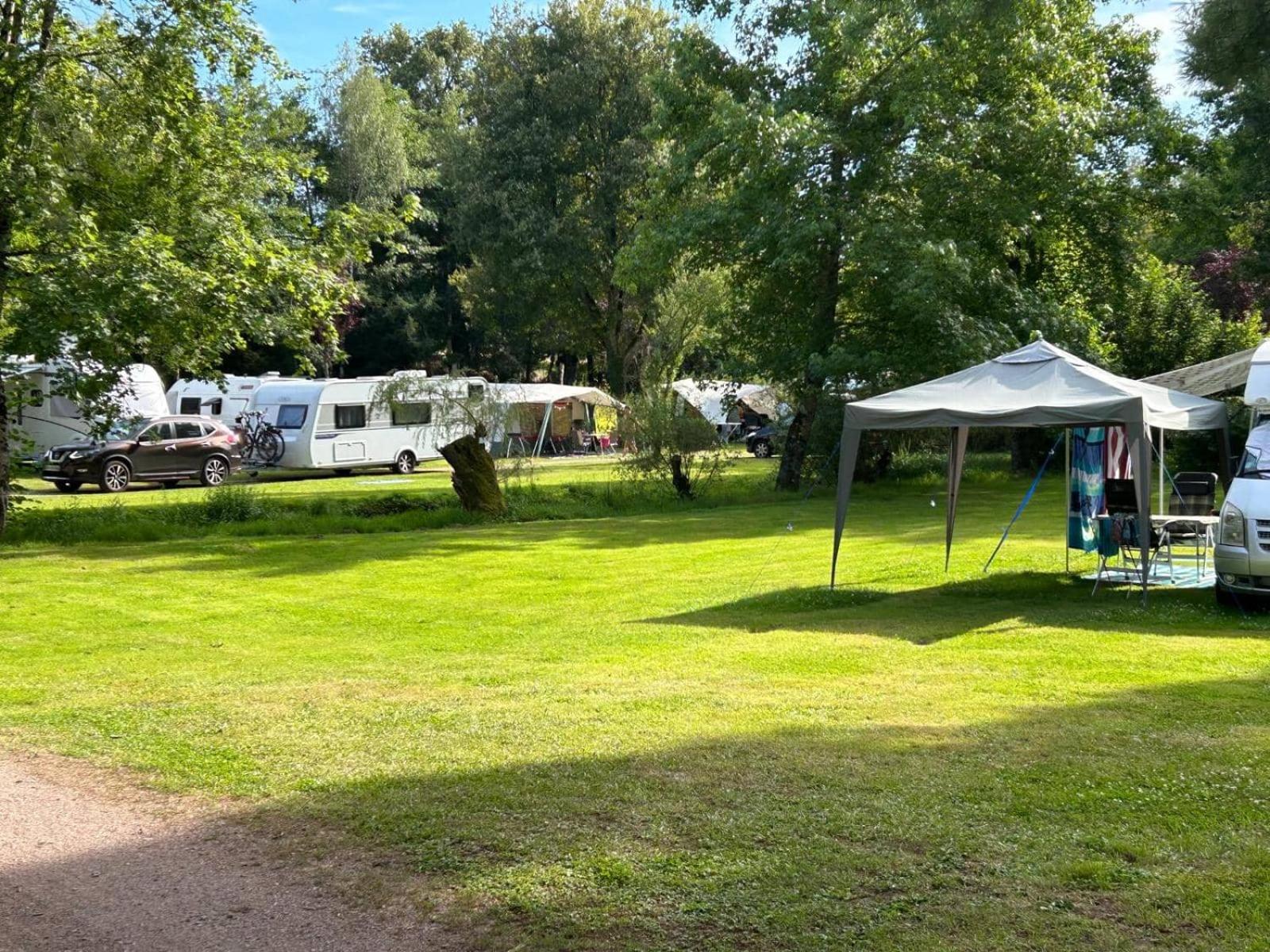 Camping Des Bains Saint-Honoré Стая снимка