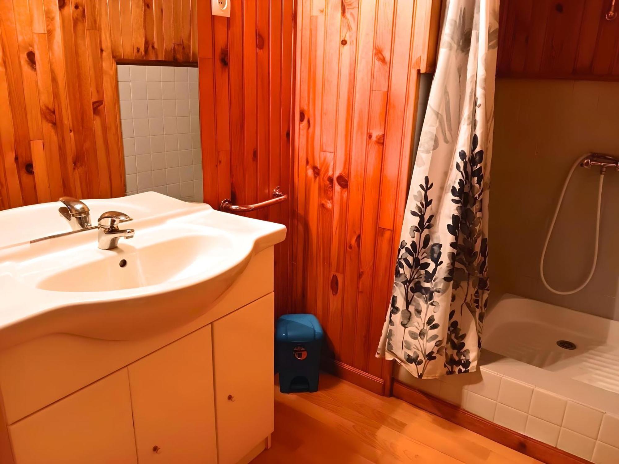 Camping Des Bains Saint-Honoré Стая снимка