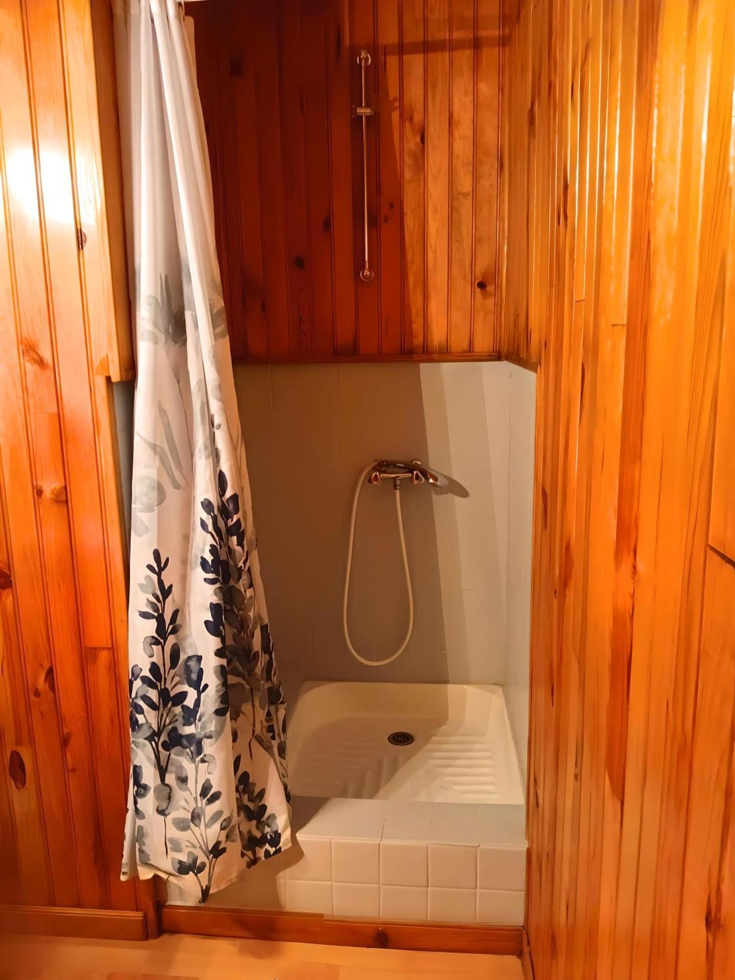 Camping Des Bains Saint-Honoré Стая снимка